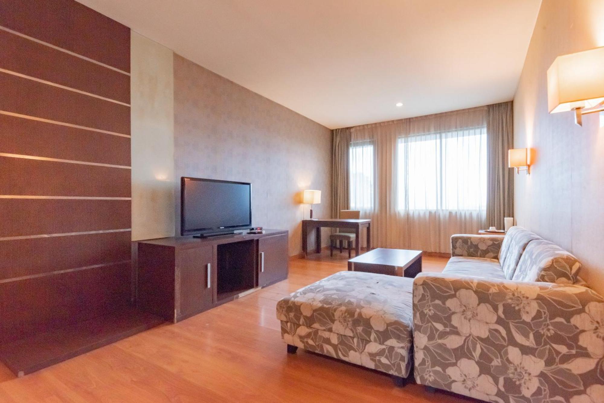 Reddoorz Premium Near Paris Van Java Mall Bandung Exterior photo
