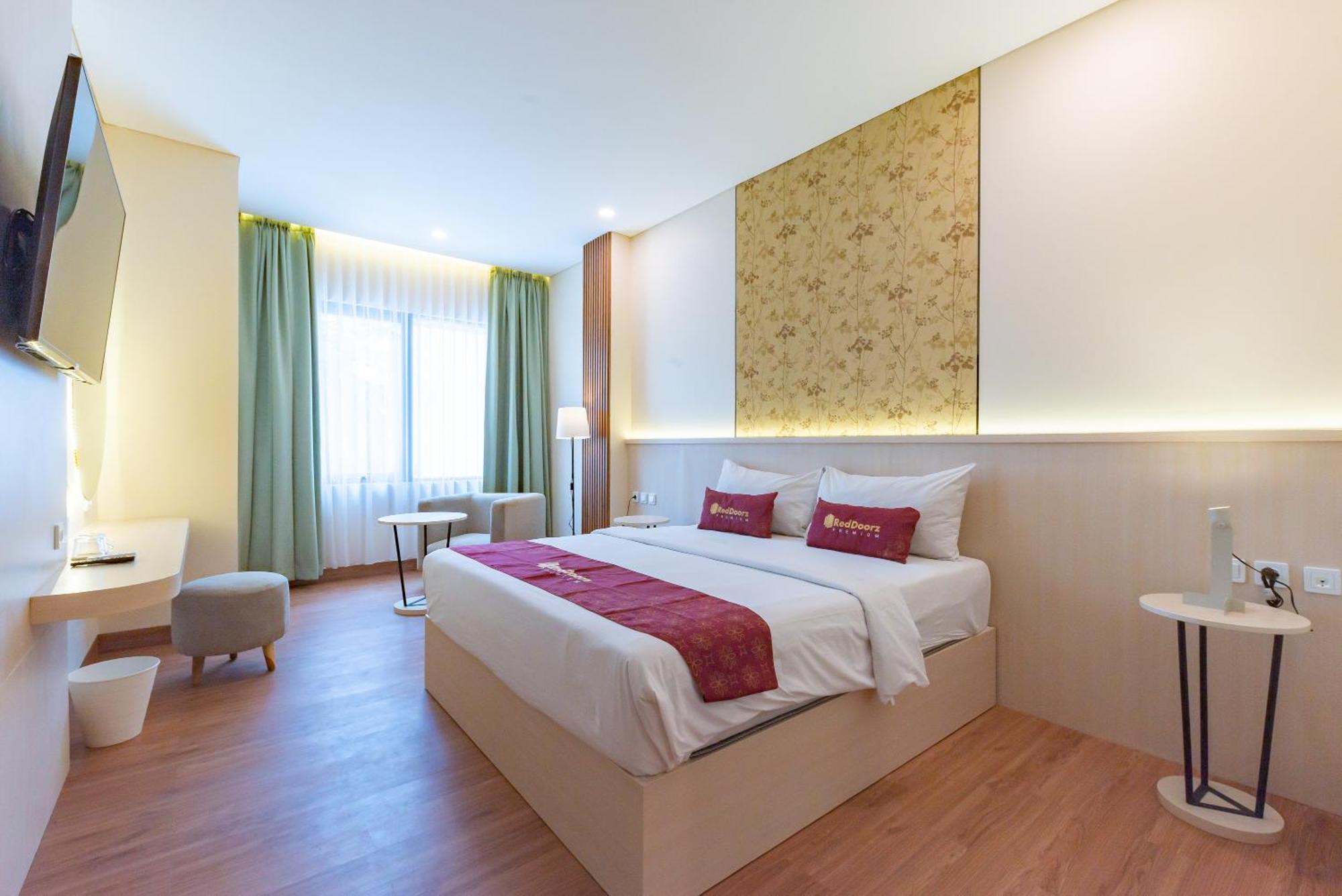Reddoorz Premium Near Paris Van Java Mall Bandung Exterior photo